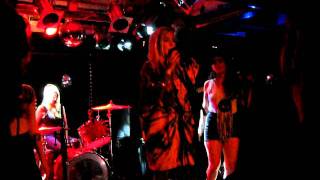 Austra - Hate Crime / Live @ Kiff 24.06.2011