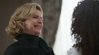 Tapão! Raquel perde o controle com ironias de Odete e parte para cima dela! | Vale Tudo | TV Globo