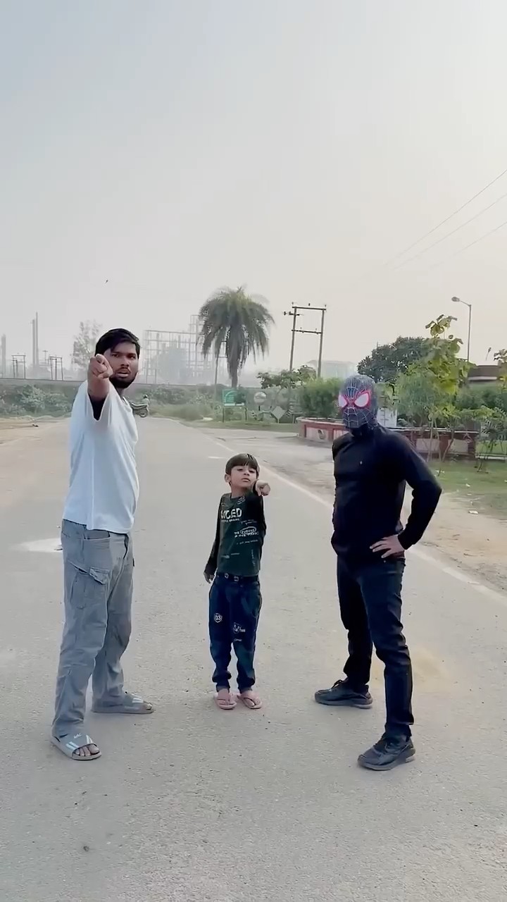 Funny Spider Man sabki chutti kr deta hai    #comedy #shortsfeed #spiderman #youtubeshorts #shorts