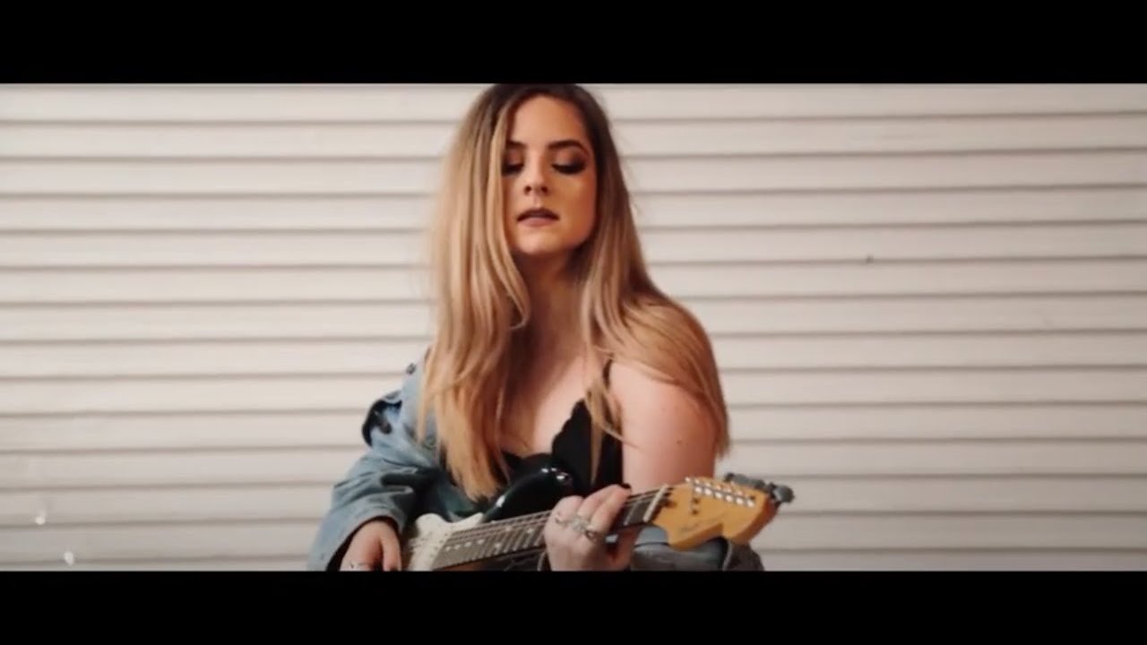 Claudia Tripp - Phantom (Official Music Video)