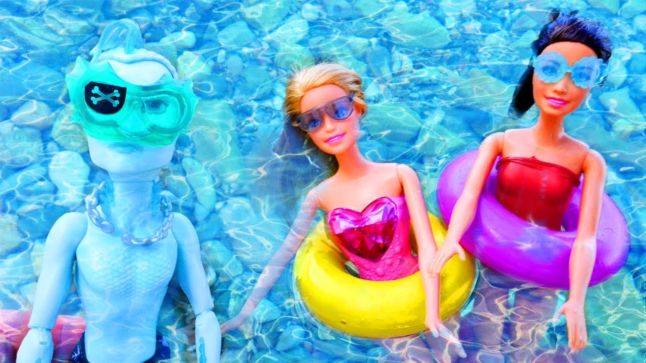 Monster High ekibi ile plaj ve deniz oyunları! En sevilen bölümleri izle!