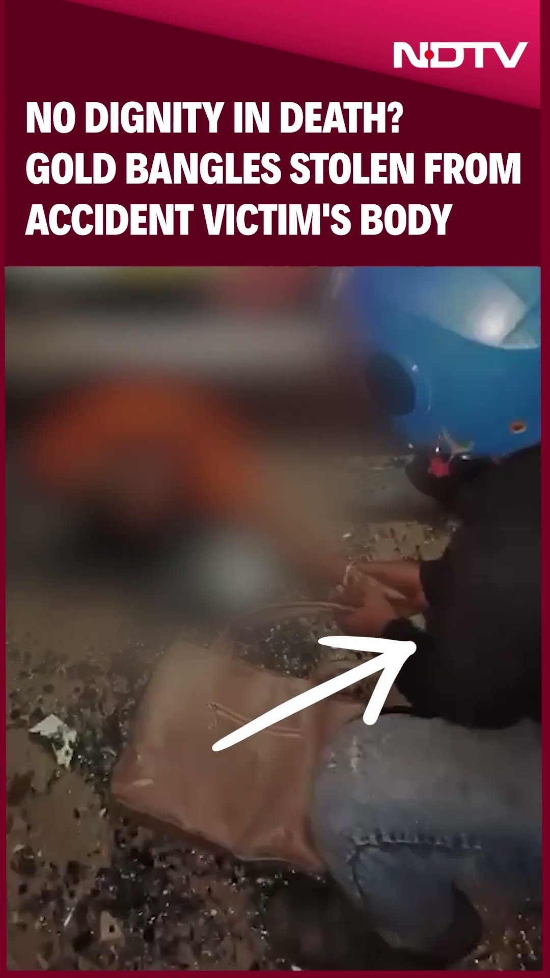 Mumbai Bus Accident | Minutes After Mumbai Bus Crash, Man Seen Removing Dead Woman's Bangles