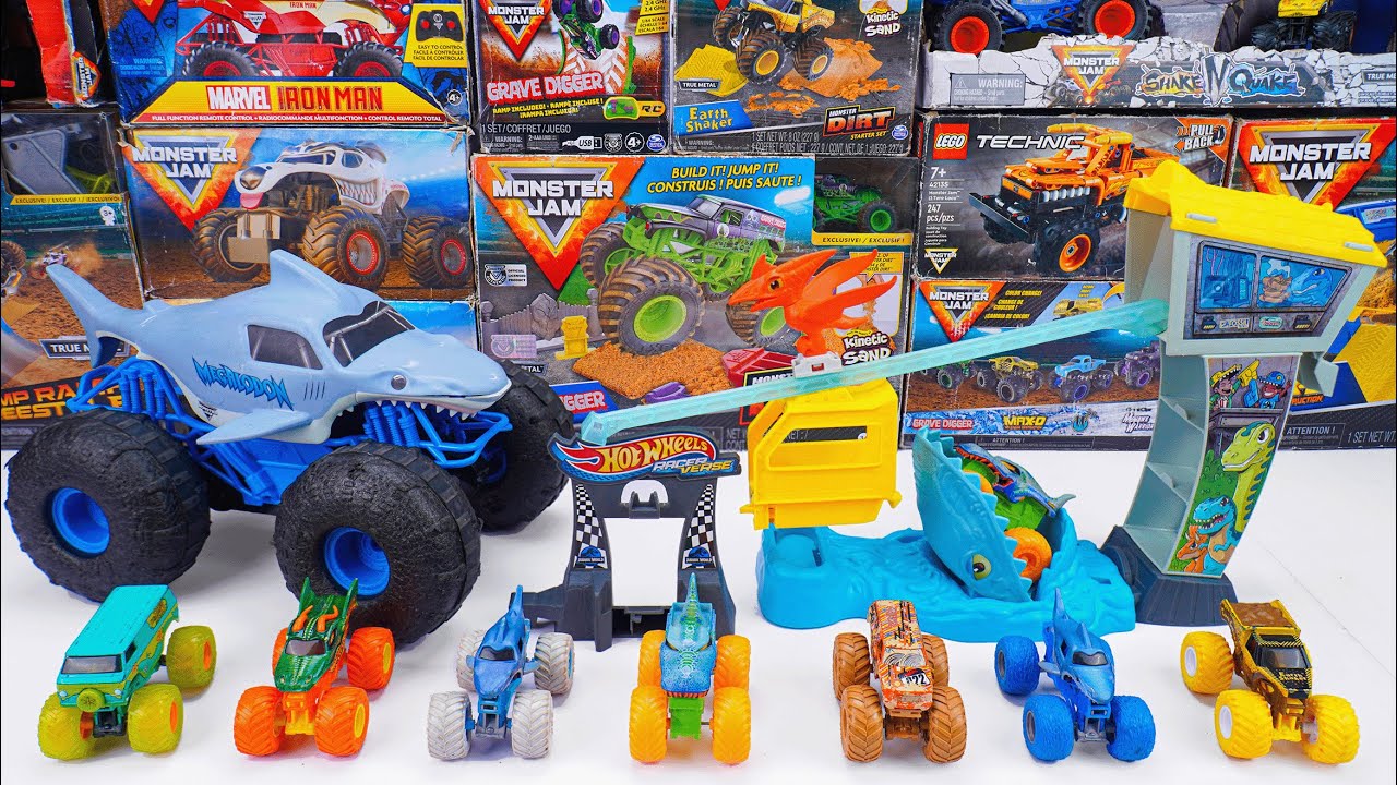 Monster Jam Collection Unboxing Review | Monster Jam Racer Verse Jurassic World