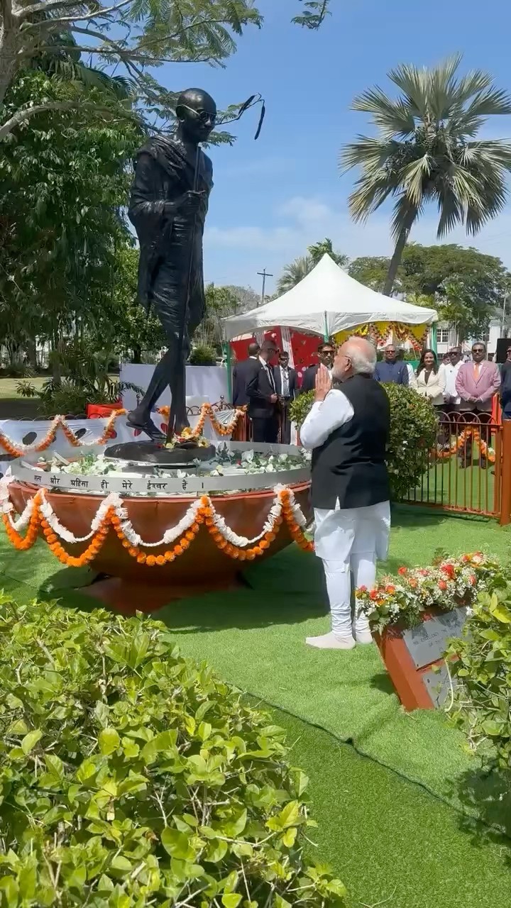 PM Modi pays tribute to Mahatma Gandhi in Guyana