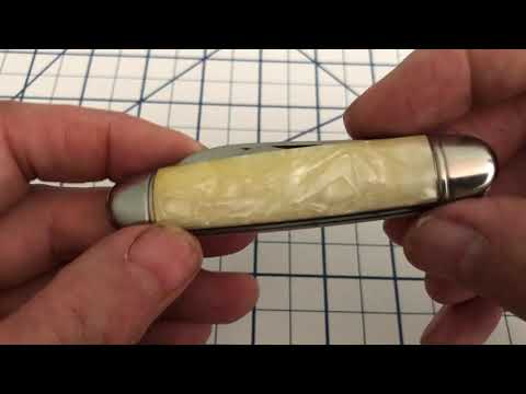 She's a beauty: Pre-WWII Hammer Brand jackknife.