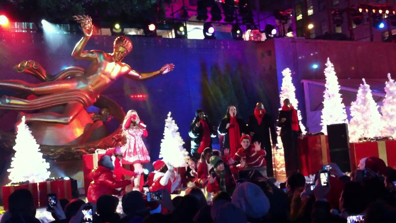 Mariah Carey @ Rockafeller Center Tree Lighting 2012 - All I Want For Xmas