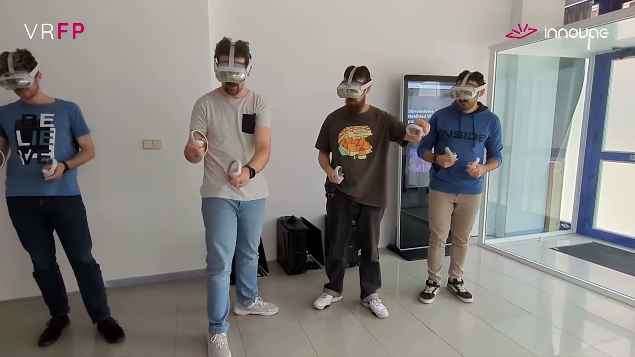 Esperienze Multiutente di Realtà Virtuale