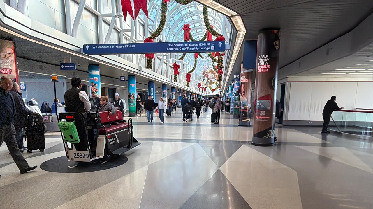Chicago O'Hare Terminal 3 • Sounds of Travel (6-Min Ambient Walk)