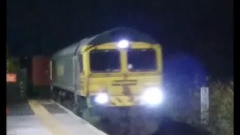 Freightliner class 66 - 66956 passing Normanton (5/12/22)
