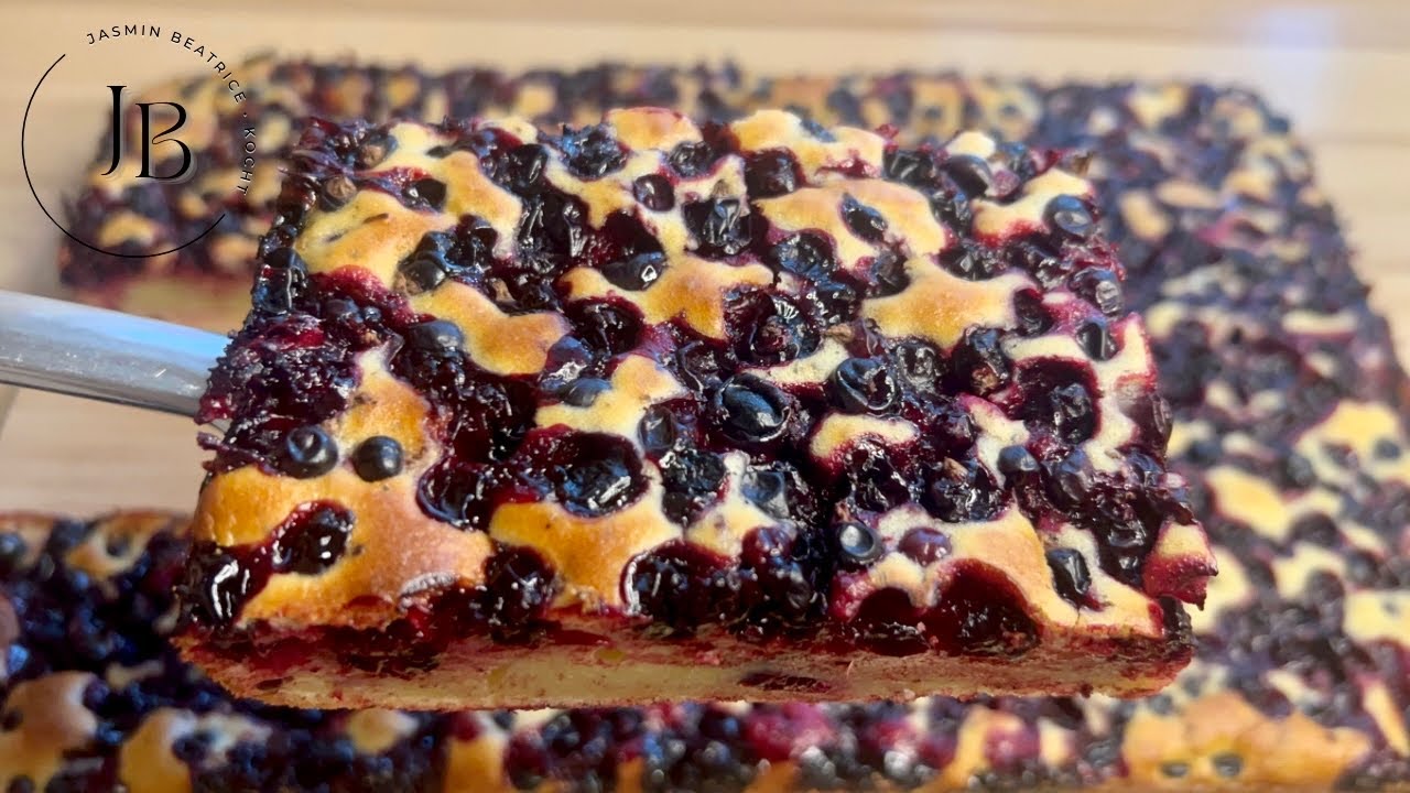 Листовой пирог быстро и очень вкусно! Торт на пахте с черной смородиной