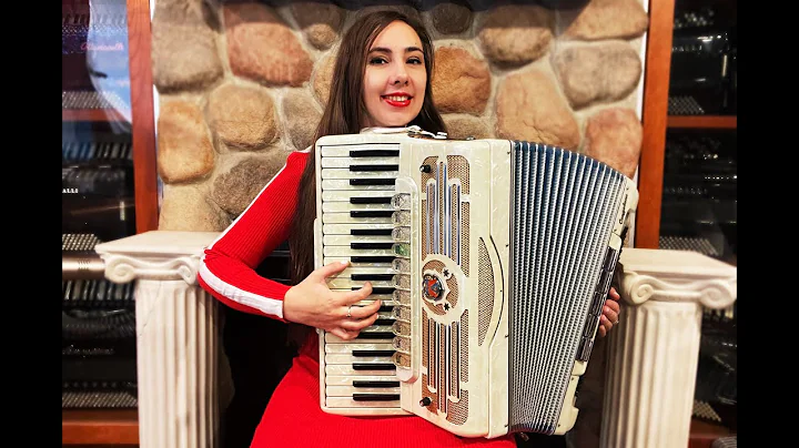 5808 - Blond Cingolani Custom Piano Accordion LMMH 41 120 $1199