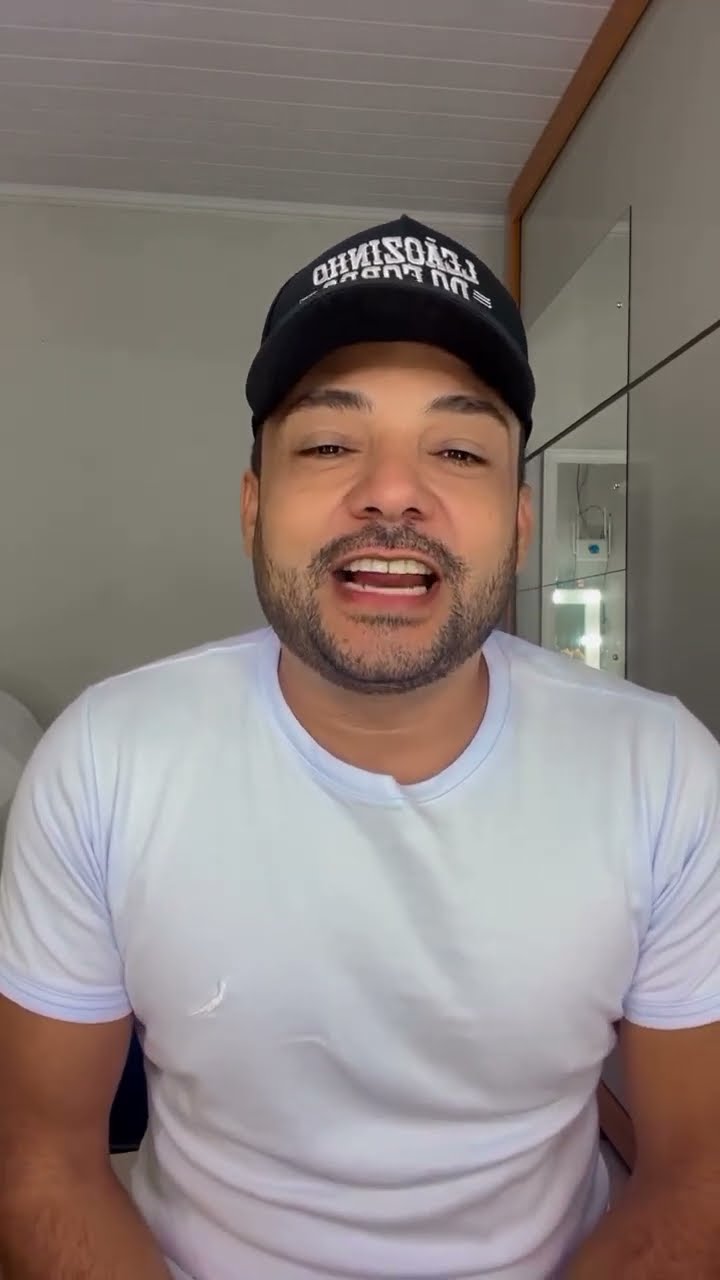 Leãozinho Desejando feliz ano novo pra todo mundo #boanoiteee #leaozinho #leãozinho #sertanejo #est