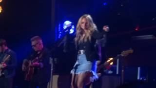 Miranda Lambert sings "Highway Vagabond" live at CMA Fest