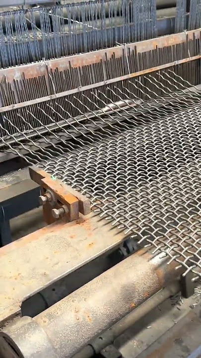 How Crimped Wire Mesh Is Made!  #CrimpedMesh #WireMesh #MetalFabrication #MeshWeaving #shorts