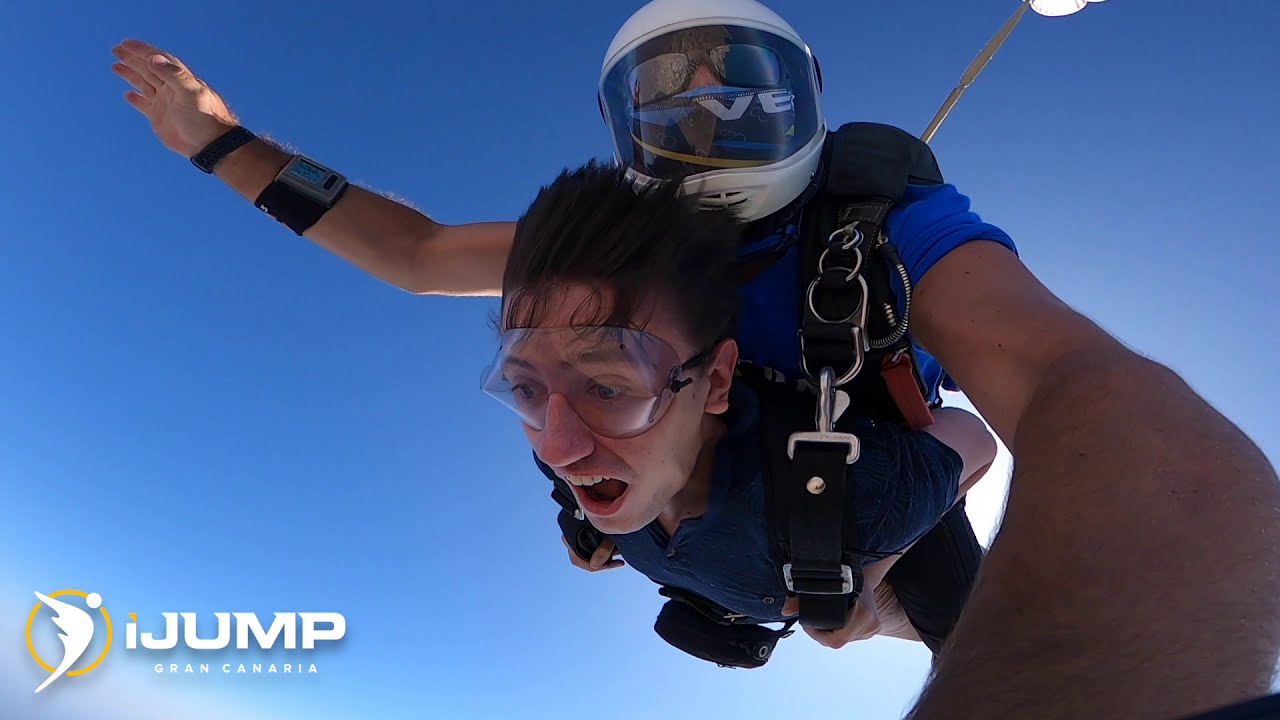 Benjamin S. First Skydive! Tandem Jump from 10000 feet at iJump