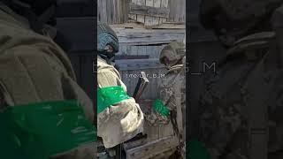 Укронацисты минируют сарай с местными жителями.