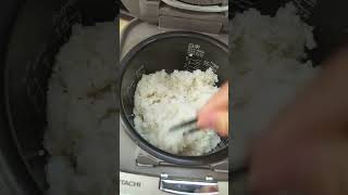 Testing out the rice cooking mode on a Hitachi "duck-bill" rice cooker. If you can still find fau...