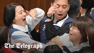 video: Brawl and order: violence breaks out in chaotic Taiwanese parliament