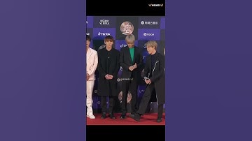 The Way BTS Avoid The Mic 😆💯 #bts #taehyung #jimin #shorts