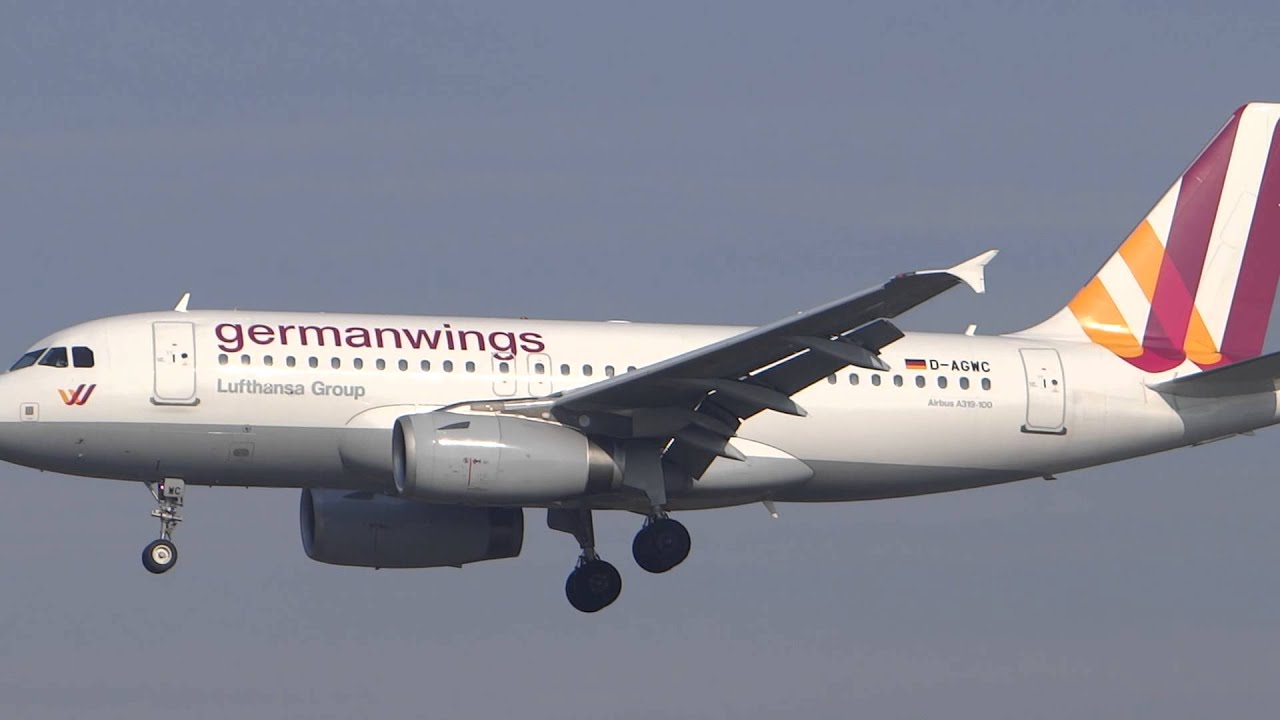 Germanwings Airbus A319 D-AGWC Landing at Hamburg Airport