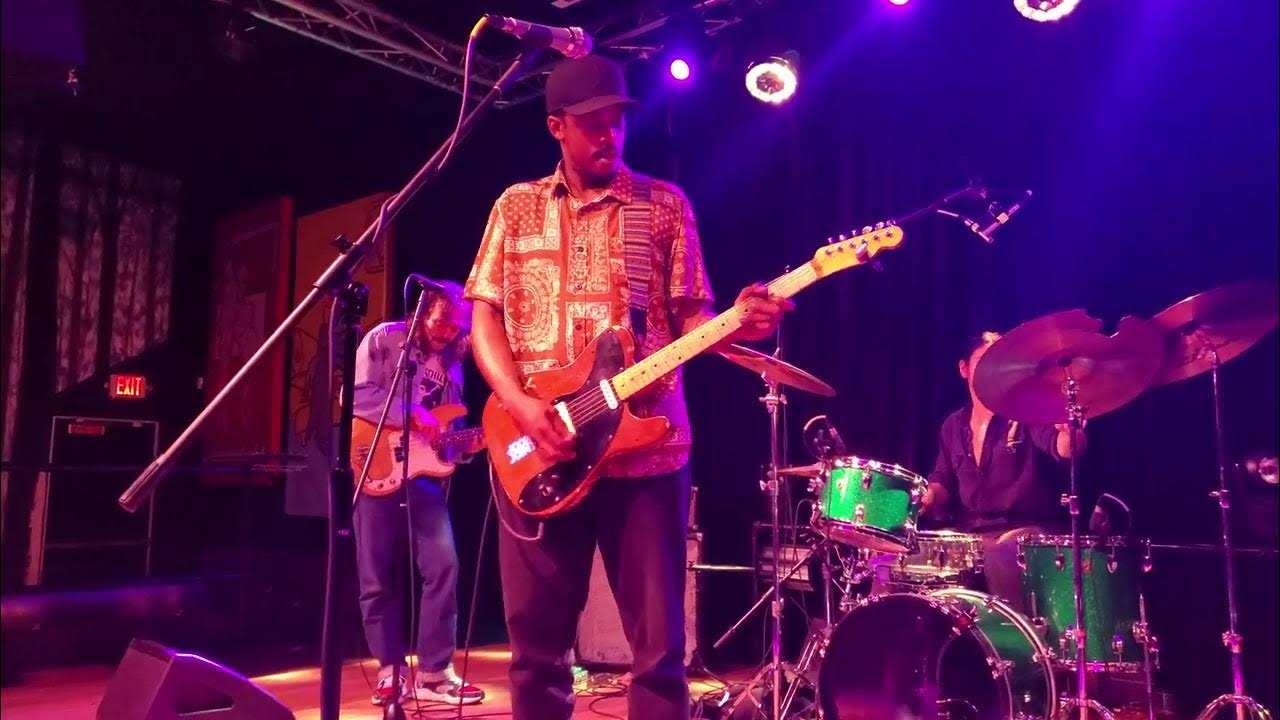 Black Joe Lewis & The Honeybears Sugarfoot Black Joe Lewis and the Honeybears "Sugarfoot" live in Louisville 11-6
