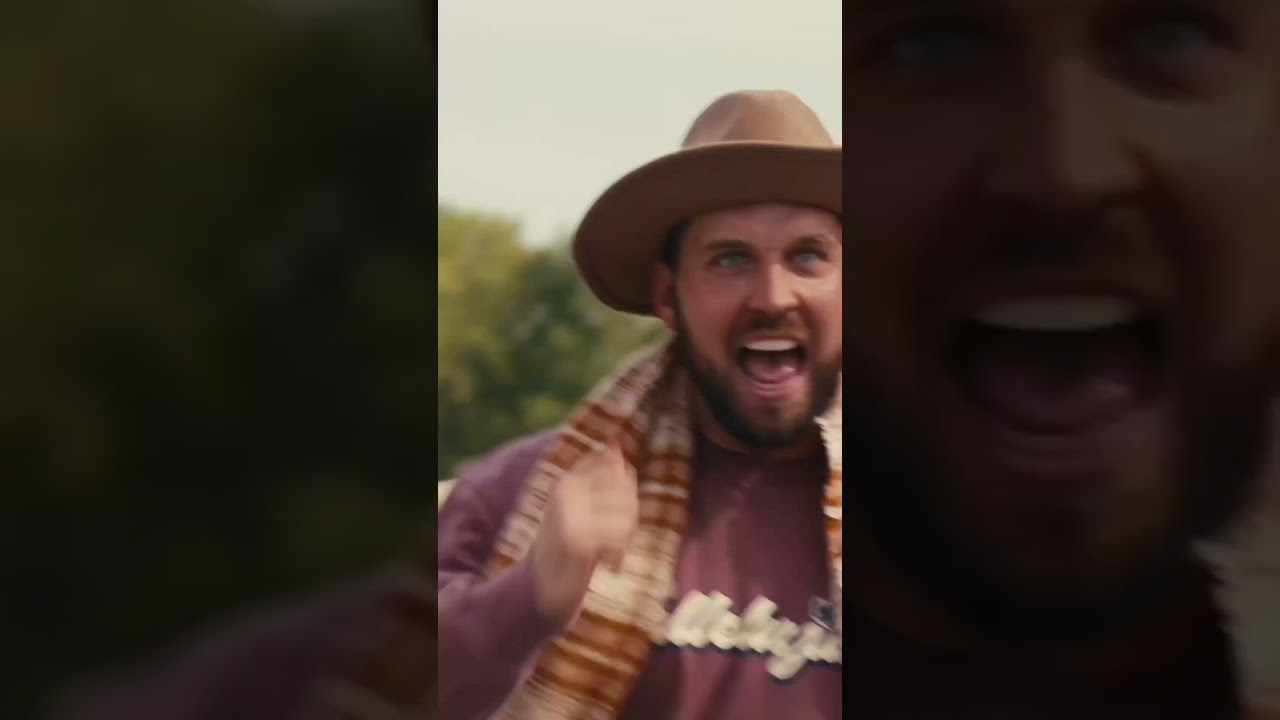 Girls During Fall Be Like.. 