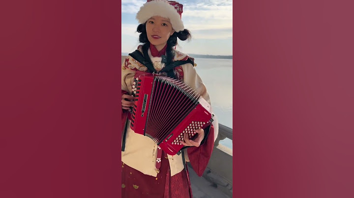 过年的人流量就是多，弹个琴都把人给搞害羞了！#李楚然手风琴 #电信诈骗#音乐生 #中国乐器 #音樂 #music #中國樂器 #艺术
