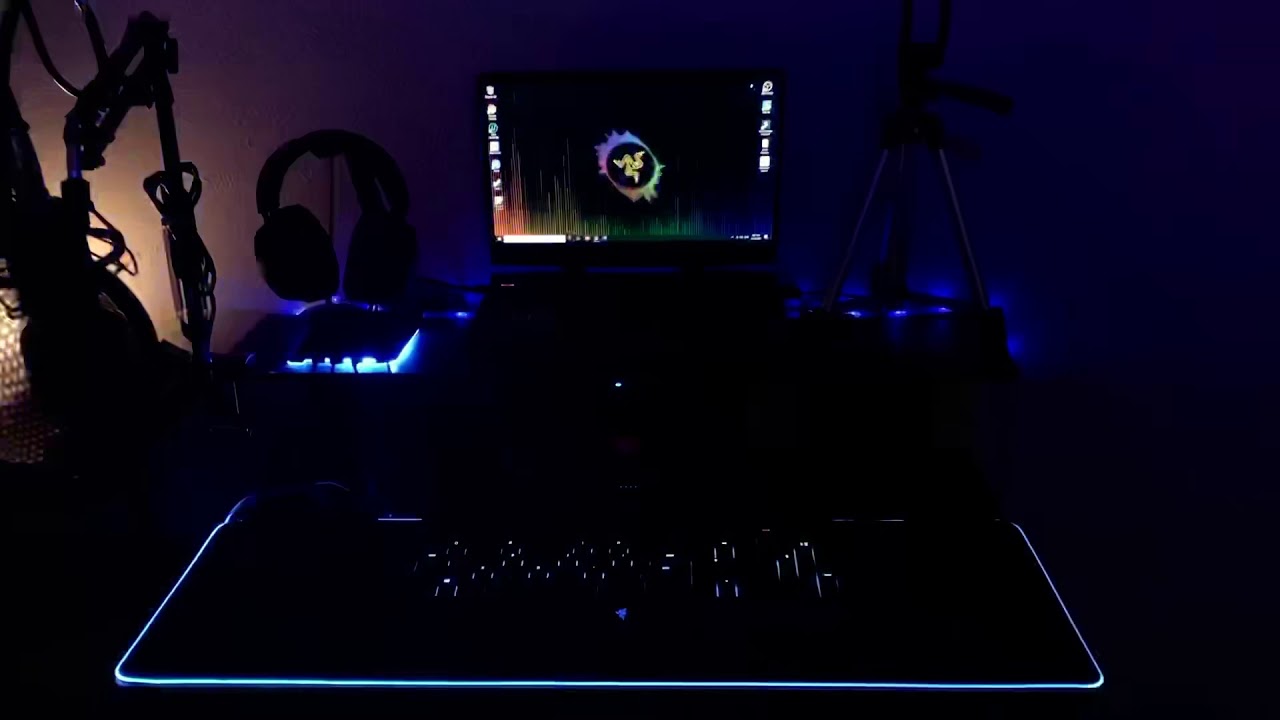 Razer RGB Chroma w/ Philip - Hue Light Experience In Bedroom (Synapse 3)