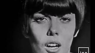 Mireille Mathieu : &quot;C&#39;est ton nom&quot; (LIVE 1966)