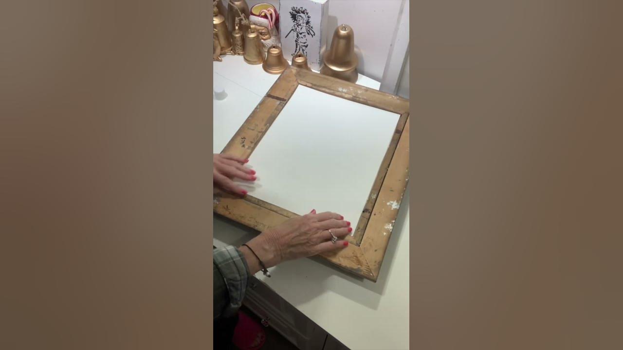 How to DIY the trendy Dollar General Santa Canvas DIY Holiday Wall