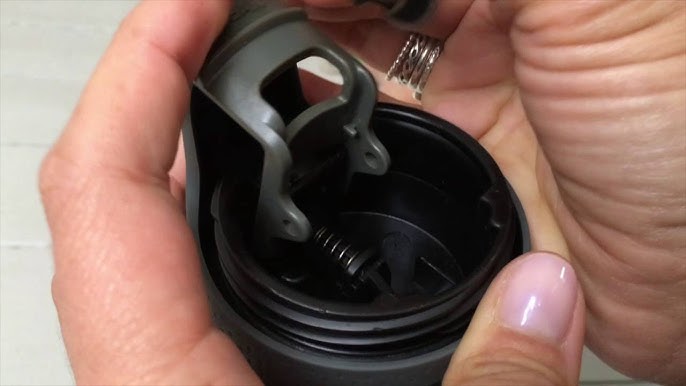 Take Apart Contigo Fit or Chill Autoseal Lid : 6 Steps - Instructables