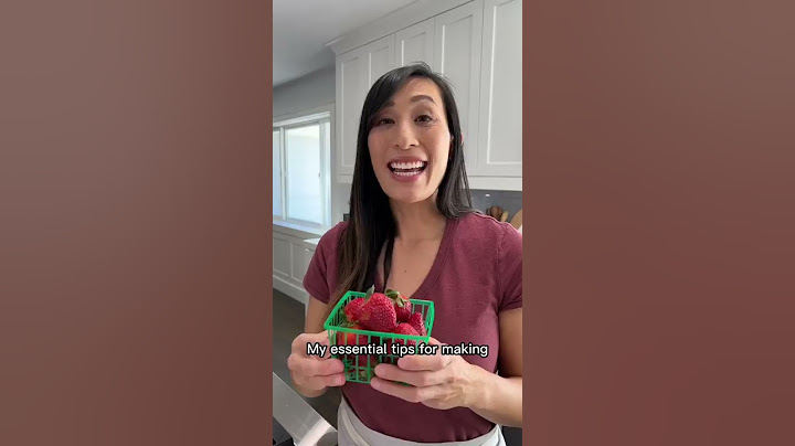 How to Make ✨THE BEST✨ Chocolate Covered Strawberries! 🍓