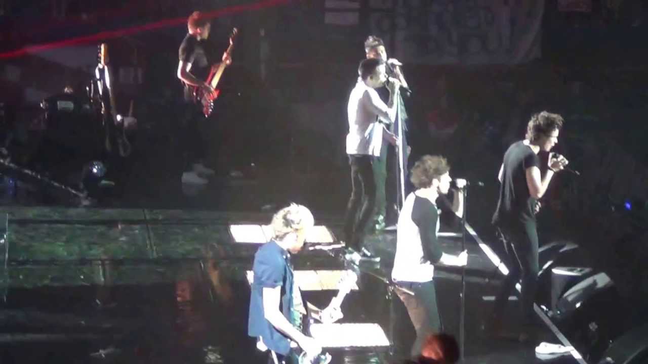 Liam speaking-Niall solo with guitar-Rock Me TMH Tour One Direction - Milan, Italy 20-05-2013