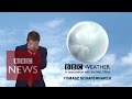 BBC News weatherman loses it live on-air but somehow &#39;makes&#39; it through - BBC News