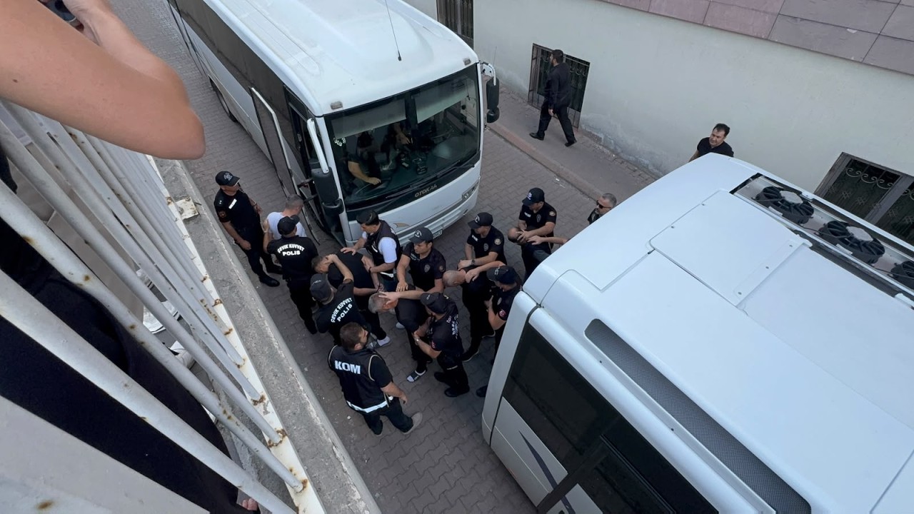 Kayseri’de Yeni Nesil Suç Örgütü Operasyonunda 32 Şüpheli Adliyede