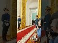 روسيا لحظة وصول الرئيس الجزائري عبدالمجيد تبون الى الكرملين للقاء الرئيس الروسي بوتين روسيا لحظة وصول الرئيس الجزائري عبدالمجيد تبون الى الكرملين للقاء الرئيس الروسي بوتين