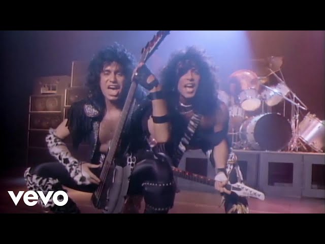 KISS - Heaven's On Fire