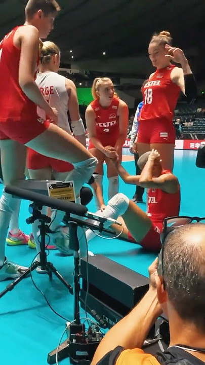 Melissa Vargas Takes a Horrible Fall During Match with Zehra Güneş