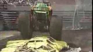 GRAVE DIGGER CRASH 1992
