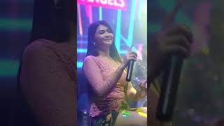EMPUK JERUUU QIUW QIUW SUPER HOUTZ RINDI ANTIKA FEAT DHE KIKI