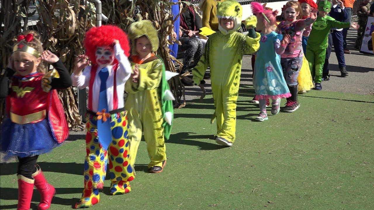 Forest Hills Elementary School Halloween Parade 2017