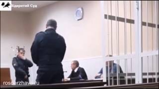 Адвоката винесли за ноги з суду