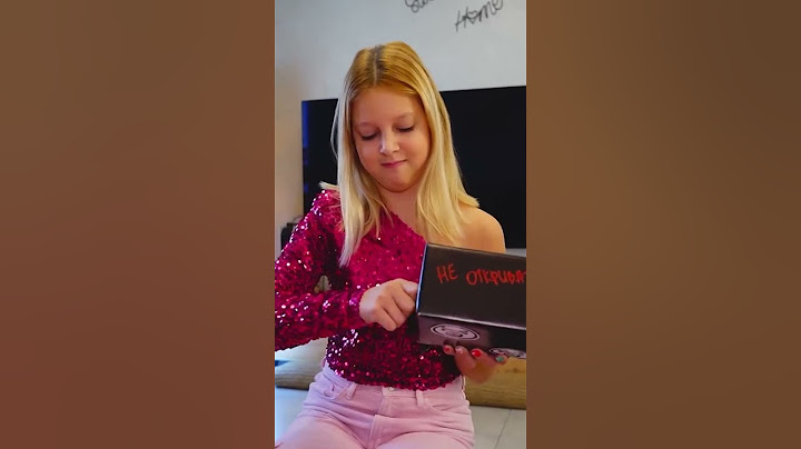 Nieznany prezent pod choinką! Rozpakowywanie prezentów Amelki 🎄🎁 #grinch #shortvideo