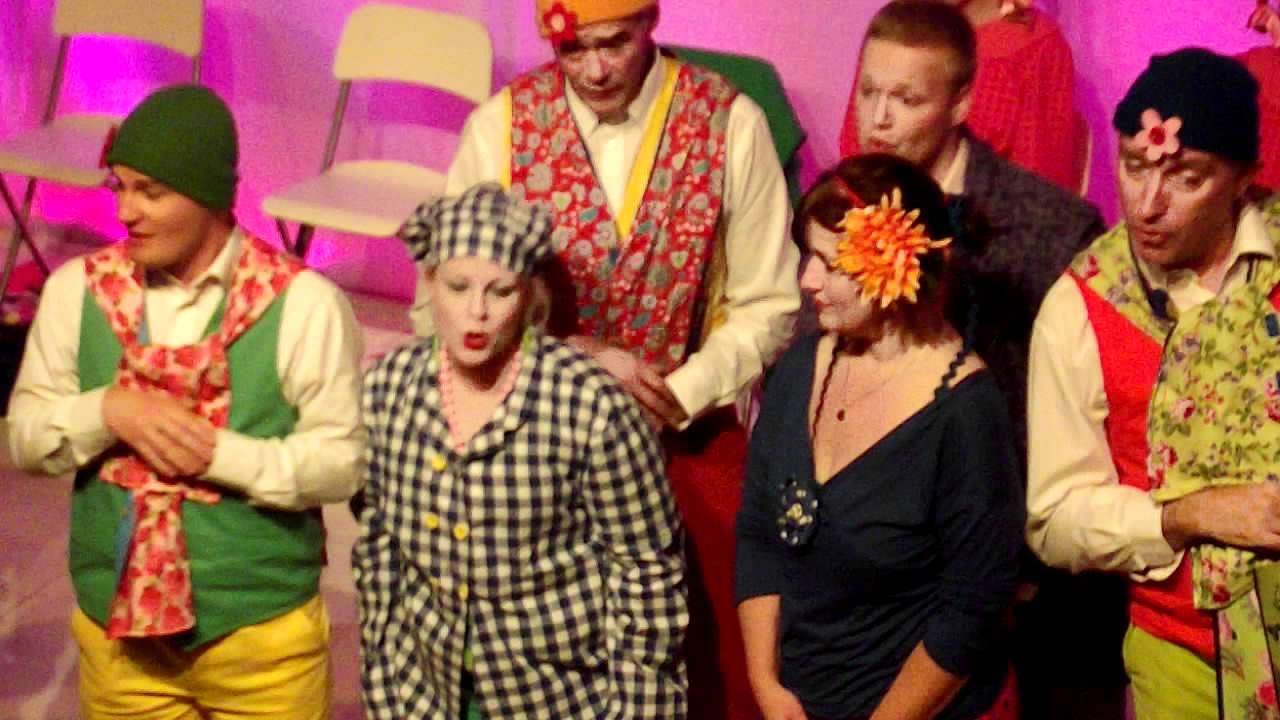 Erge Ellie & Nare Nellie - Kijk uit waar je loopt! - YouTube