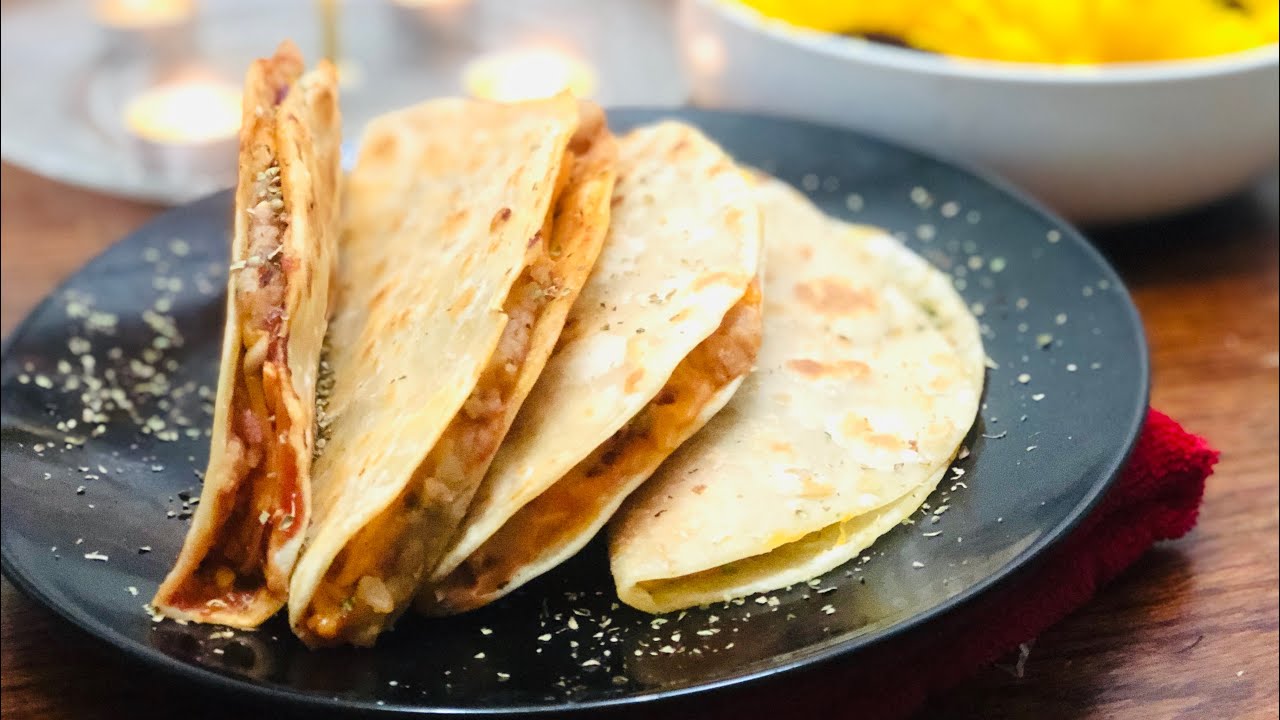 Taco Mexicana Dominos Style in Tawa with 3 different sauce Crispy