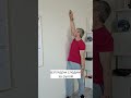 Шикарное упражнение у стены для проработки плеч, шеи и между лопатками