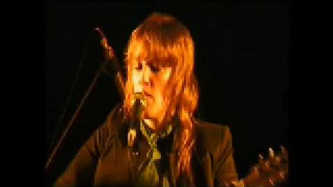 Geraldine Quinn 'No One Cares' (Live)