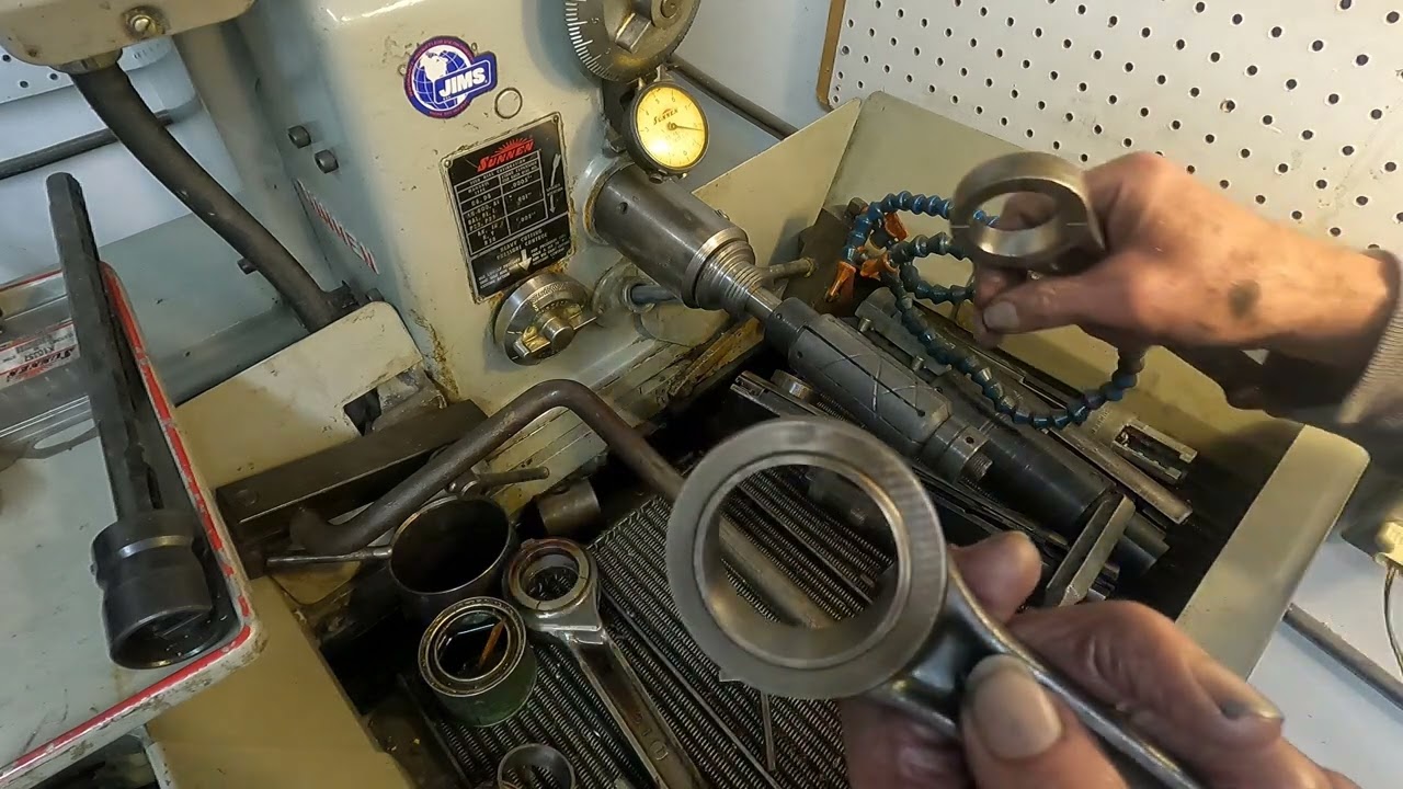 Machine lapping bearing steel in the Sunnen hone 3 - YouTube