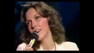 Carpenters - I Need To Be In Love - Live In London