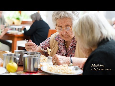 Alimentazione nella terza età: cosa, come, quanto mangiare per evitare la malnutrizione